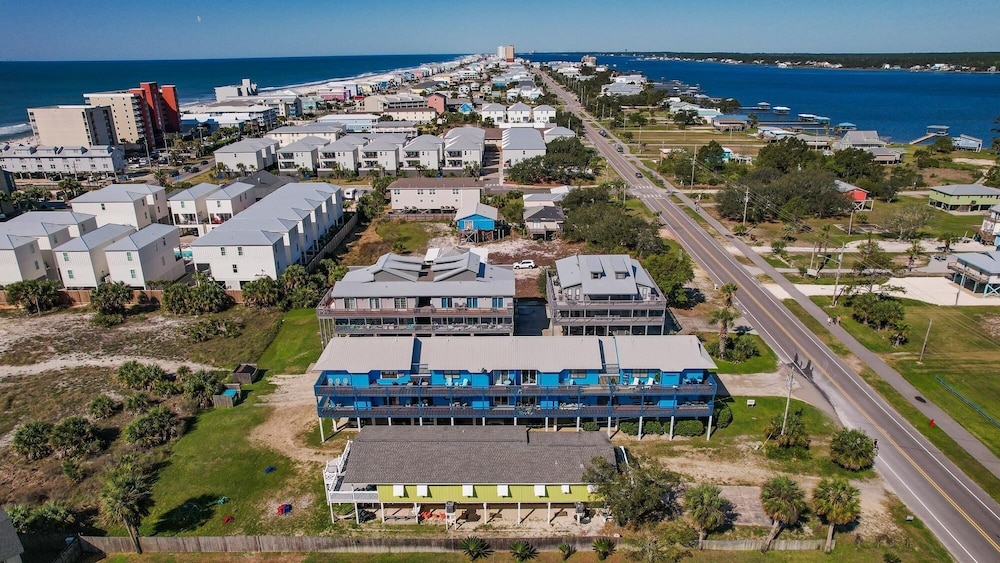 Lagoon Sun 5 1 Bedroom Condo by RedAwning