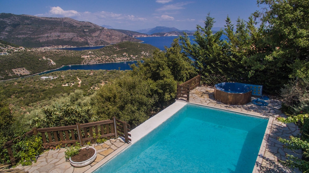 Arethousa Villas