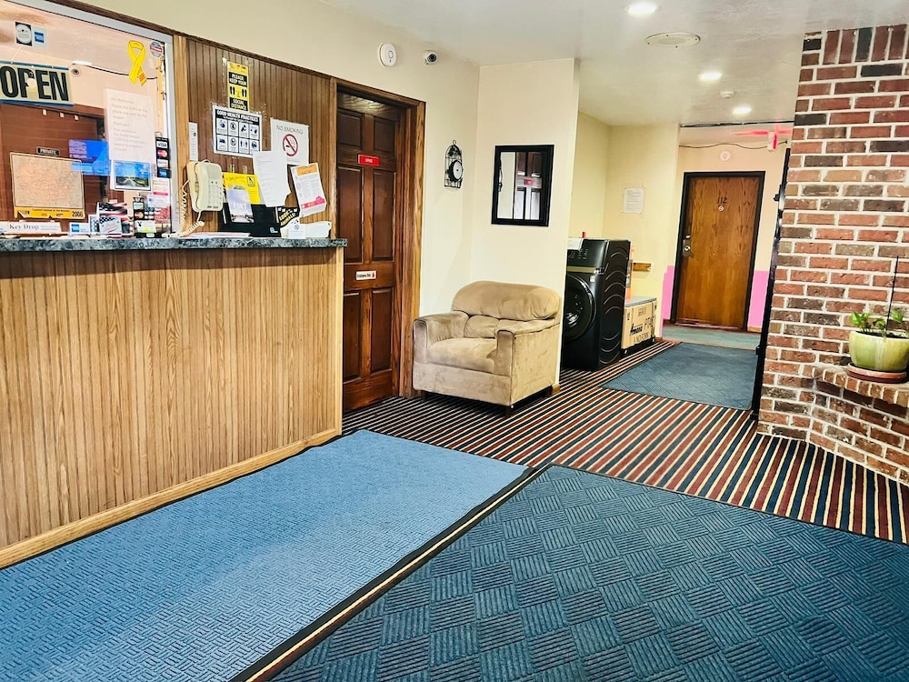 Villa Inn Motel Near Hwy 12 WI Capital O