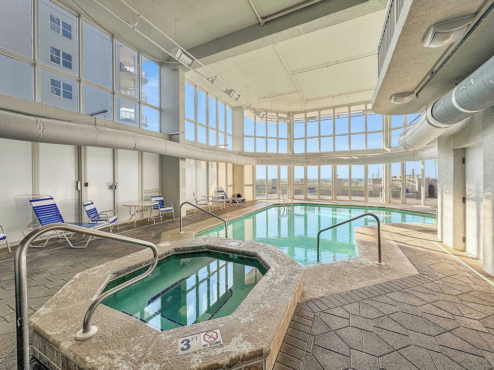 Oceanfront Luxe Pool + Beachfront Free Golf