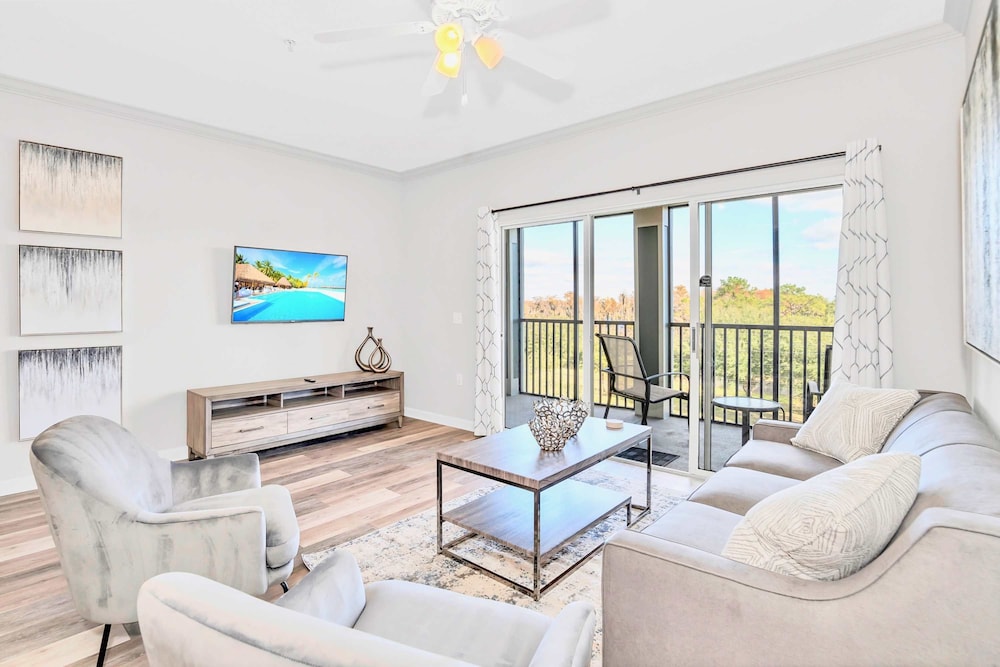 Modern 2BR Condo w Private Patio7 min to Disney