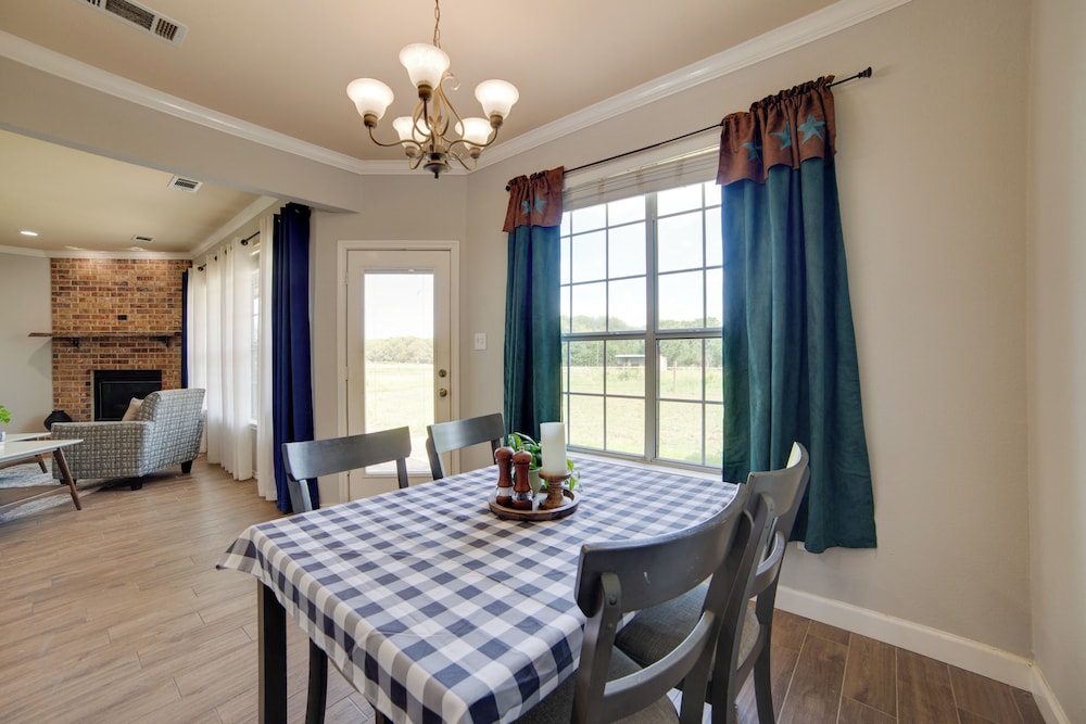 2 Mi to Lake Lavon: Countryside Retreat on 6 Acres