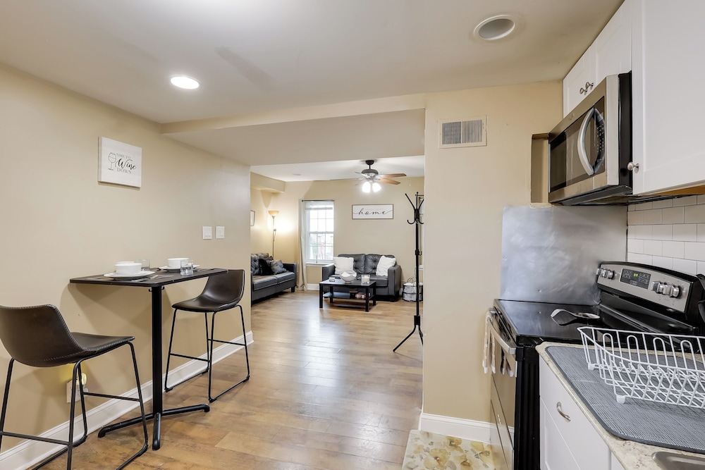 1 Mi to Dtwn Wilmington: Convenient + Cozy Home!