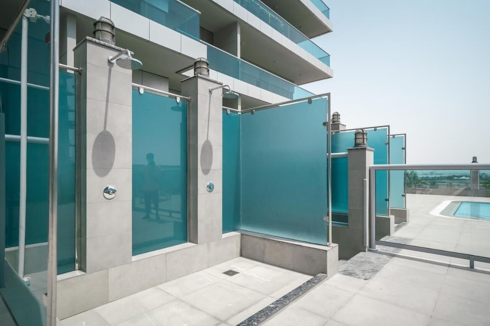 SuperHost - Elite Studio With Balcony Overlooking the Canal