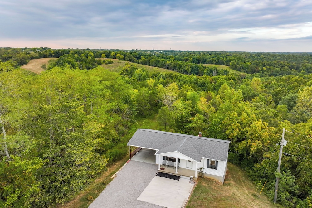 Kentucky Countryside Escape: 5 Mi to Williamstown!