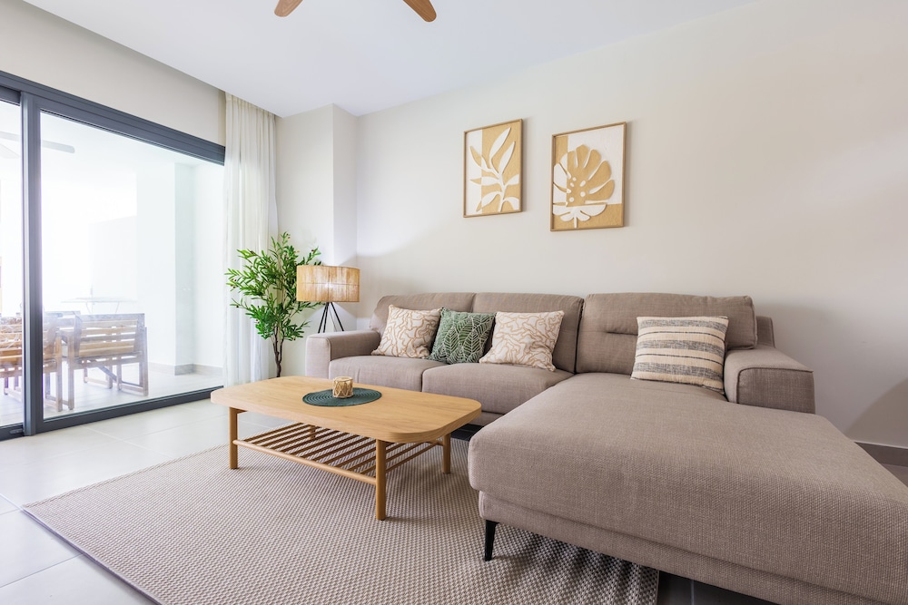 2BR Gardenia Retreat - Picuzzi & Pool