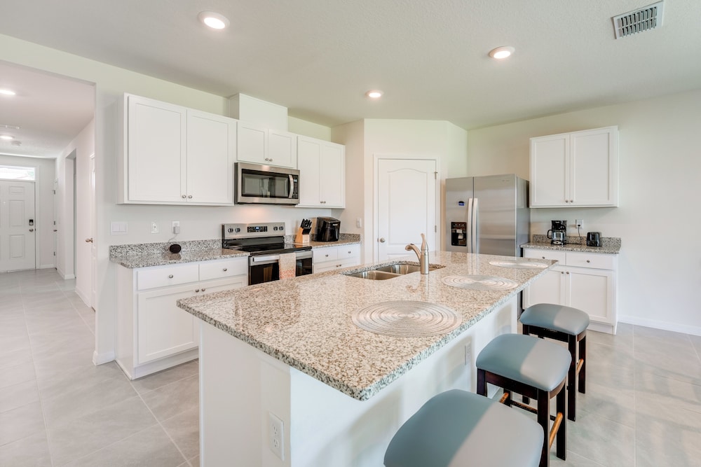 Gated Community < 30 Mi to Disney: Poinciana Home!