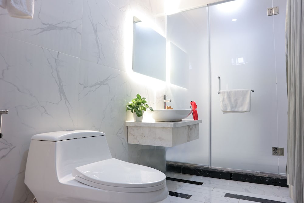 RedDoorz Premium @ Nguyen Oanh Street