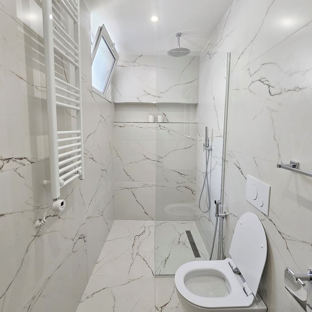 Ares Beachfront Luxury Rooms