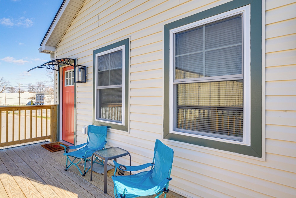2 Mi to University of Louisville: Apt w/ Fire Pit!