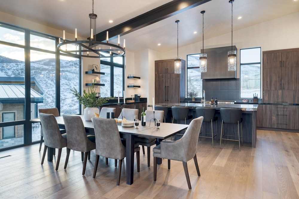 Orion by Avantstay Luxury 5bdr Ski Home w Views Minutes to Deer Valley Lift