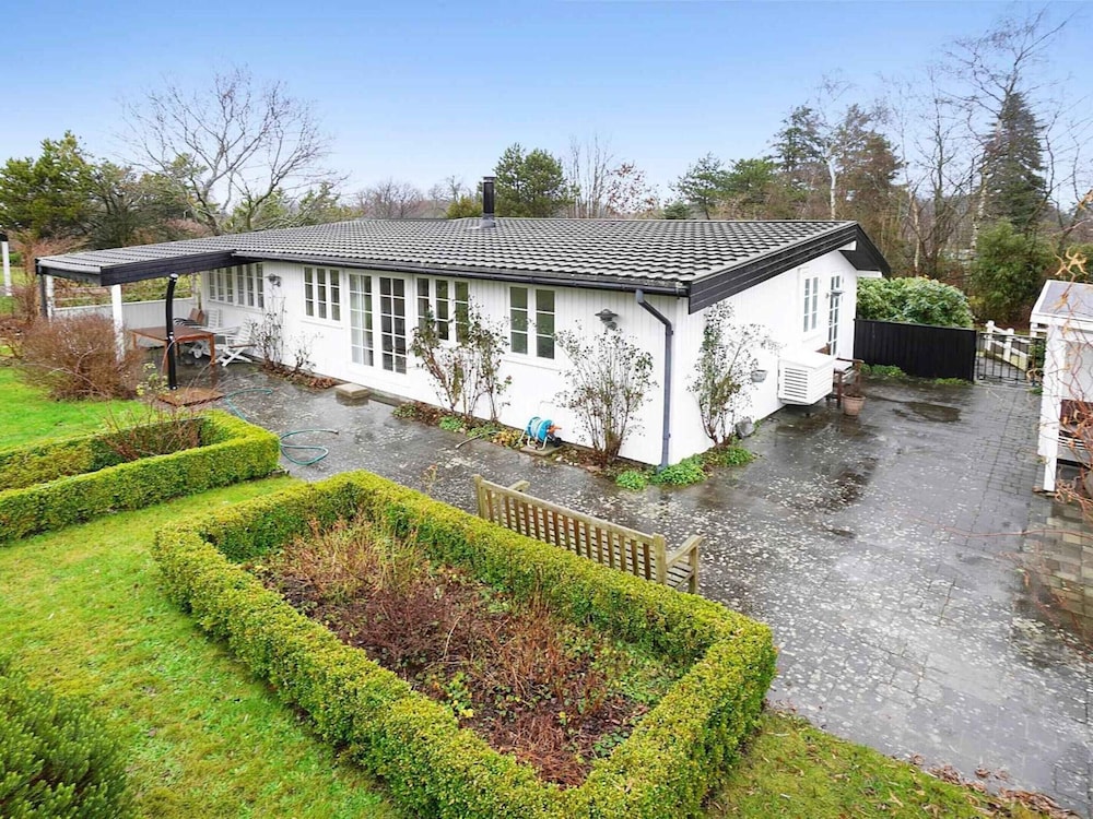 5 Star Holiday Home in Dronningmolle