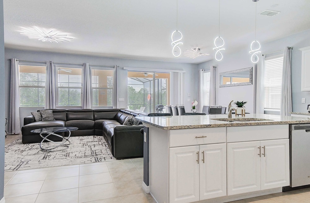 7643 Beautiful 6-bedroom Family Home With Private Pool Near Disney World