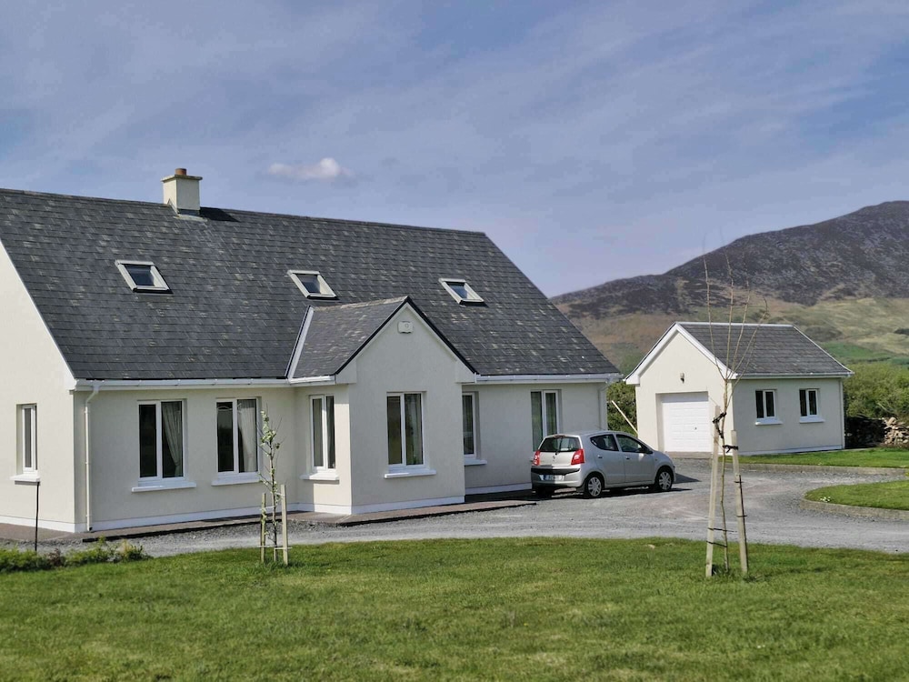 Villa Daffodil - Sleeps 2 & Stunning Seaside Views