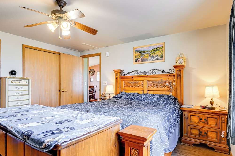 Furnished Deck w/ Forested Views: Manawa Home!