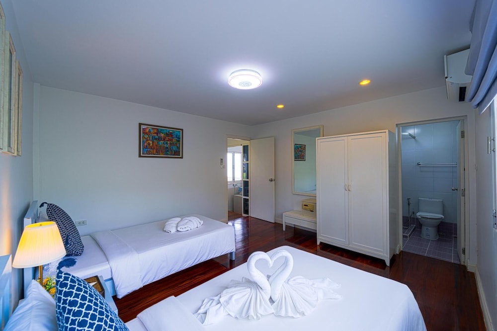 Oceanfront 6 Bedroom Twin Villas OV6