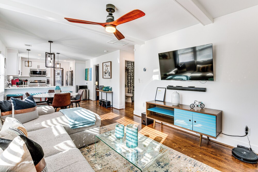 7 Mi to Dtwn Atlanta! Lovely Home w/ Backyard