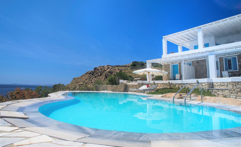 Adikri Villas & Suites