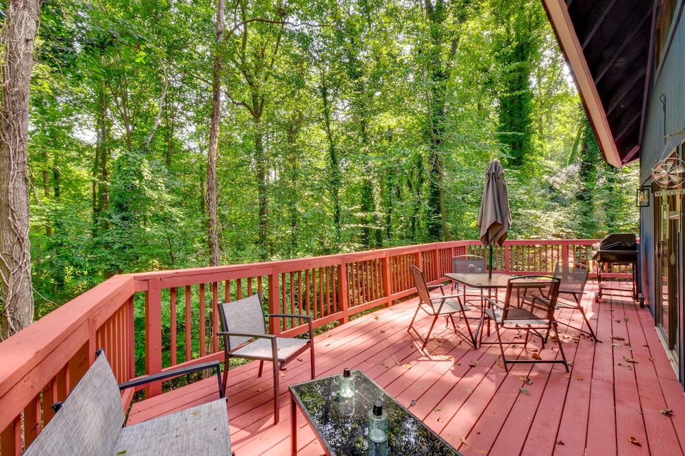 Peaceful Gainesville Cottage w/ Lake Lanier Access view 2