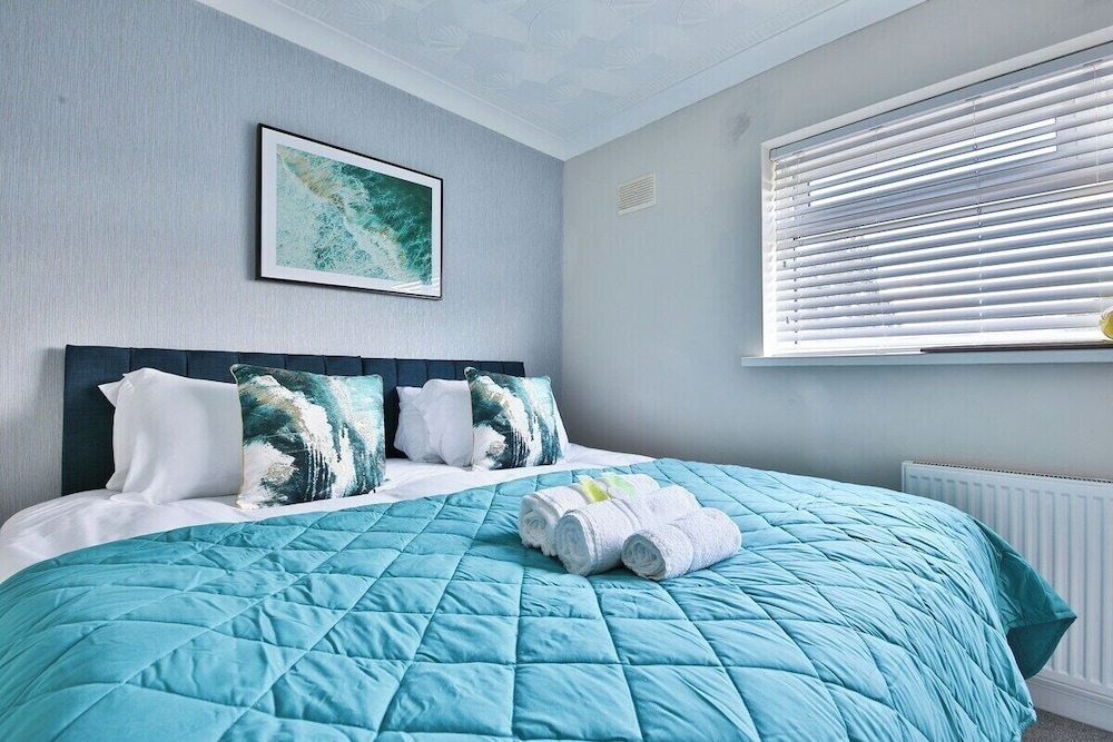 Spacious 3 Bed Home With Pool Table