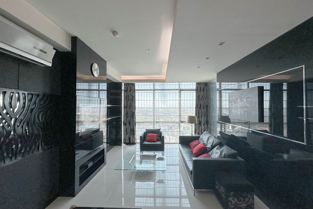 Spacious And Comfortable Living 3Br Apartment At Aryaduta Residence