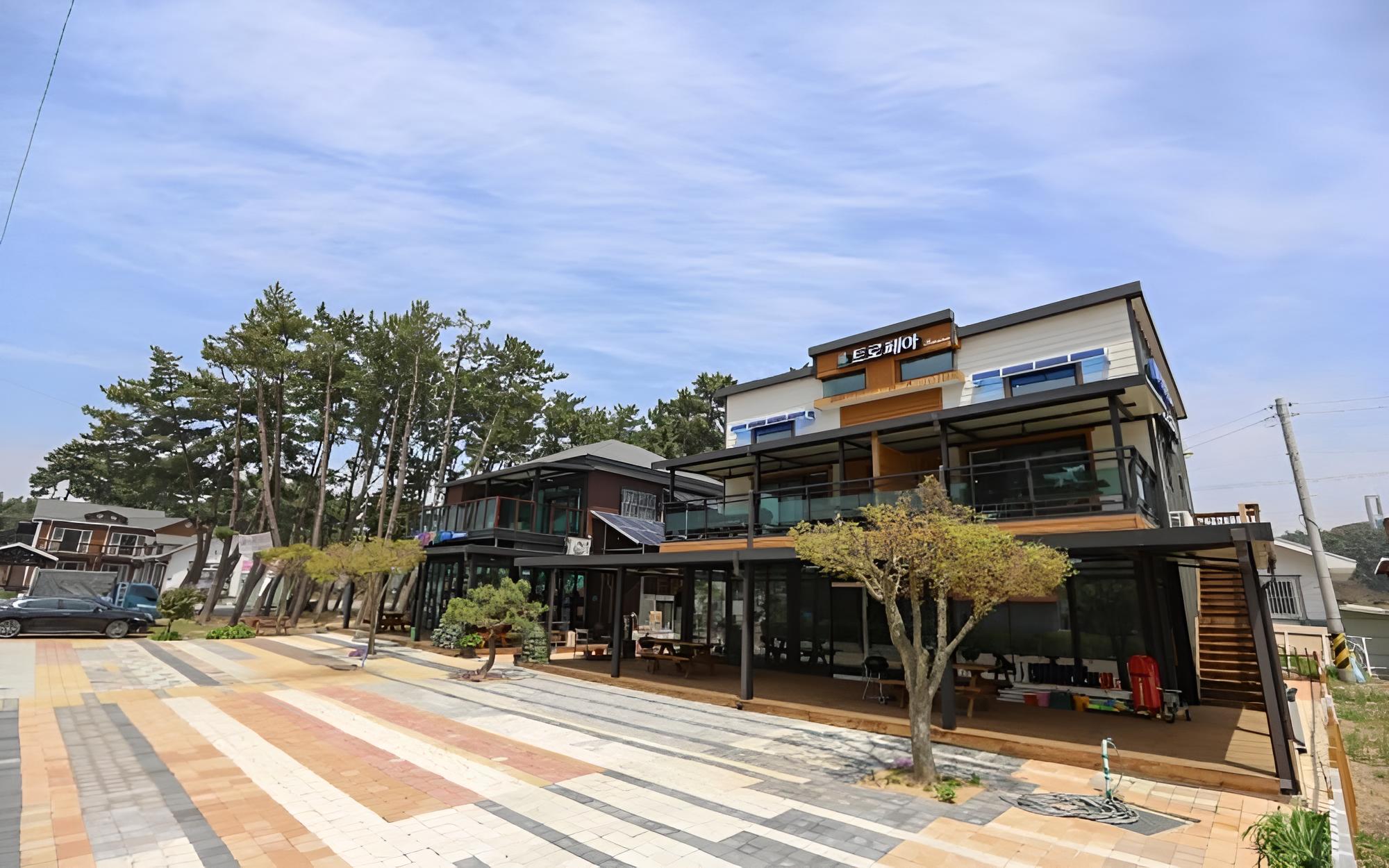 Taean Mongsanpo Tropea Pension view 3