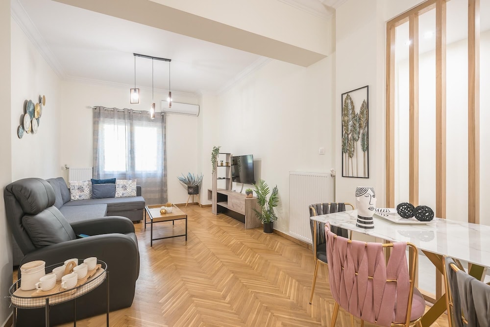 Elegant Suite by Cloudkeys