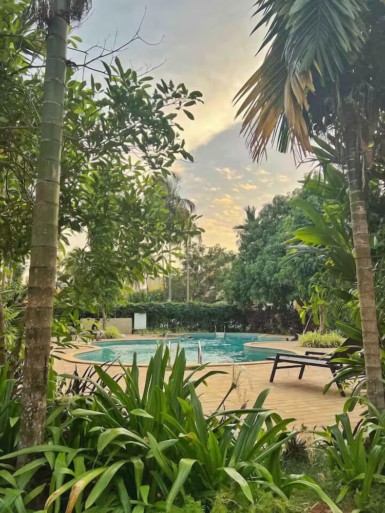 Charvi Reemz Grand Suites Anjuna Beach