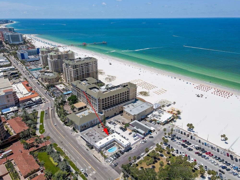 Clearwater Beach Suites 204 1 Bedroom Condo by RedAwning view 3