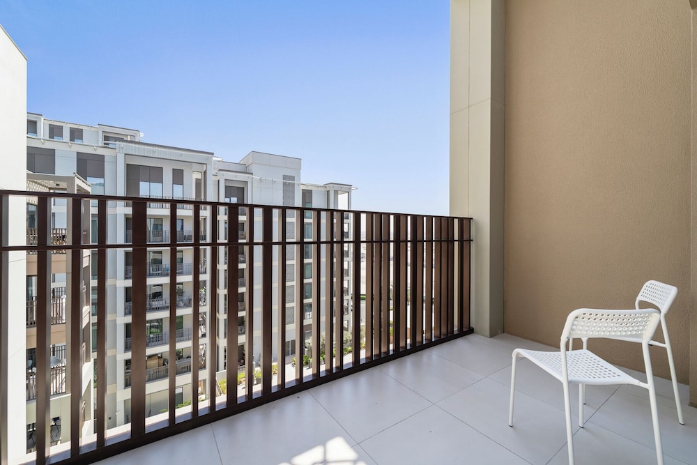 1BR Balcony & Luxury Amenities