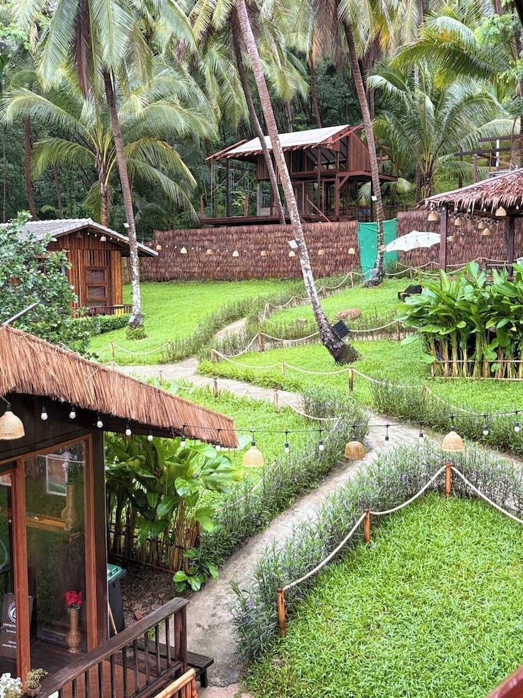 Baan Lhong View Lay