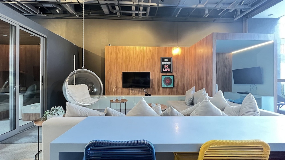 lounge