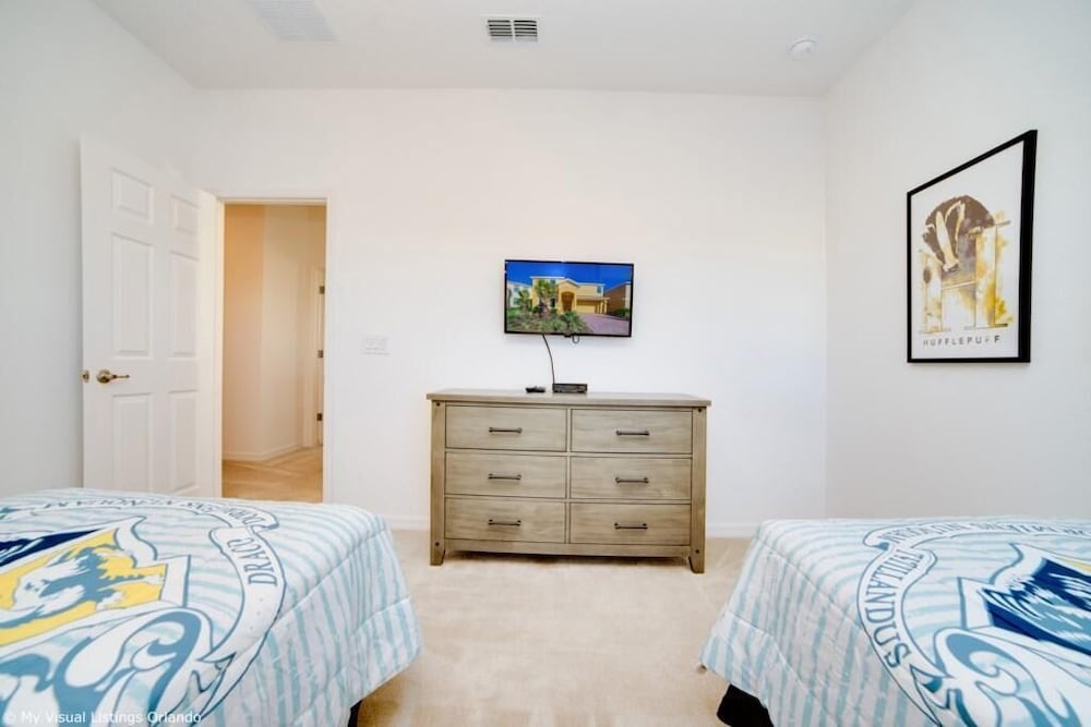 Spacious Family Villa w Pool Themed Bedrooms