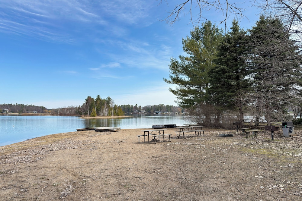 Charming 3BR Home w/ Lake Access & Pool Table