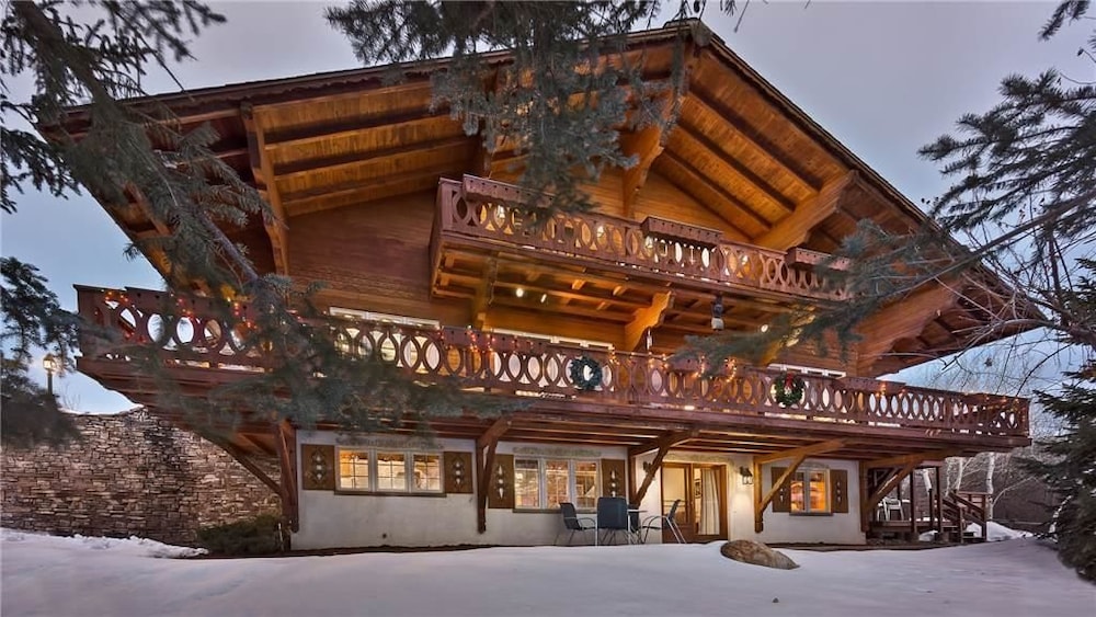 Senner Chalet At Ski Time