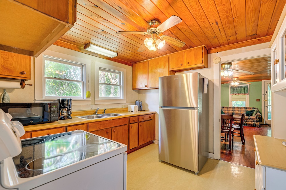 Floral City Vacation Rental ~ 1 Mi to Boat Ramp!