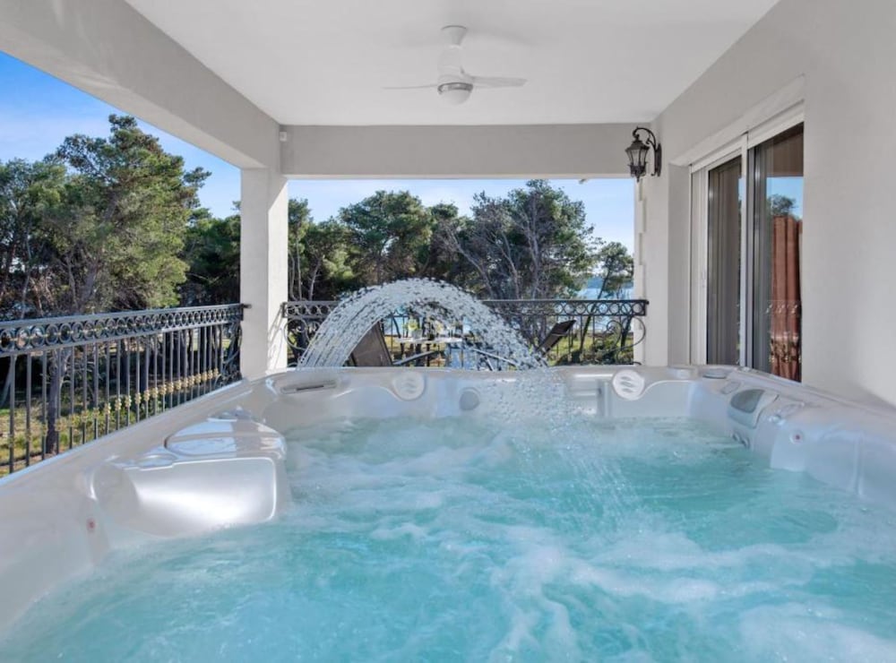 Villa Carolus in Vodice