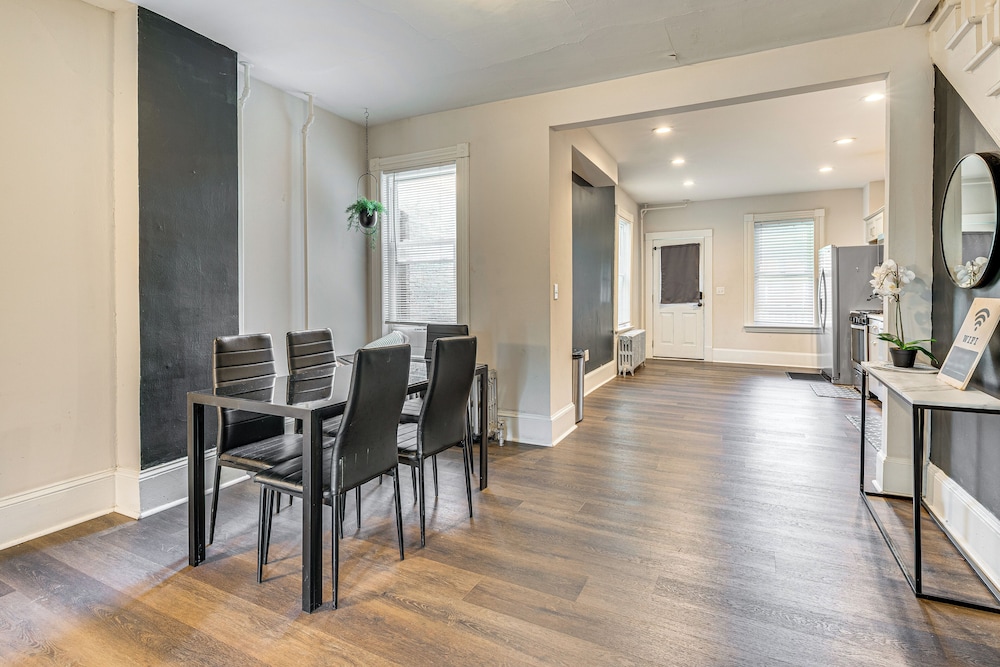 Stay & Play in Dtwn Stroudsburg: Updated Townhouse