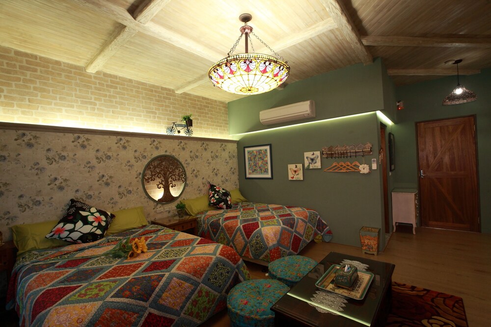 Bear Forest Retro B&B