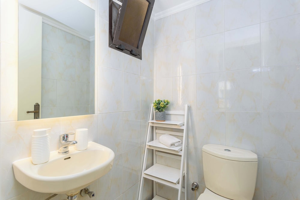 Polka 2BR Apartment in Batroun