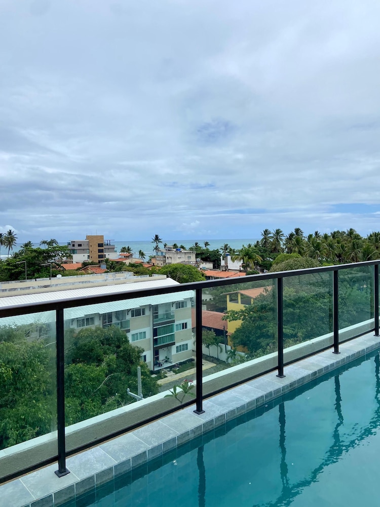 Flat a 120 metros das Piscinas Naturais