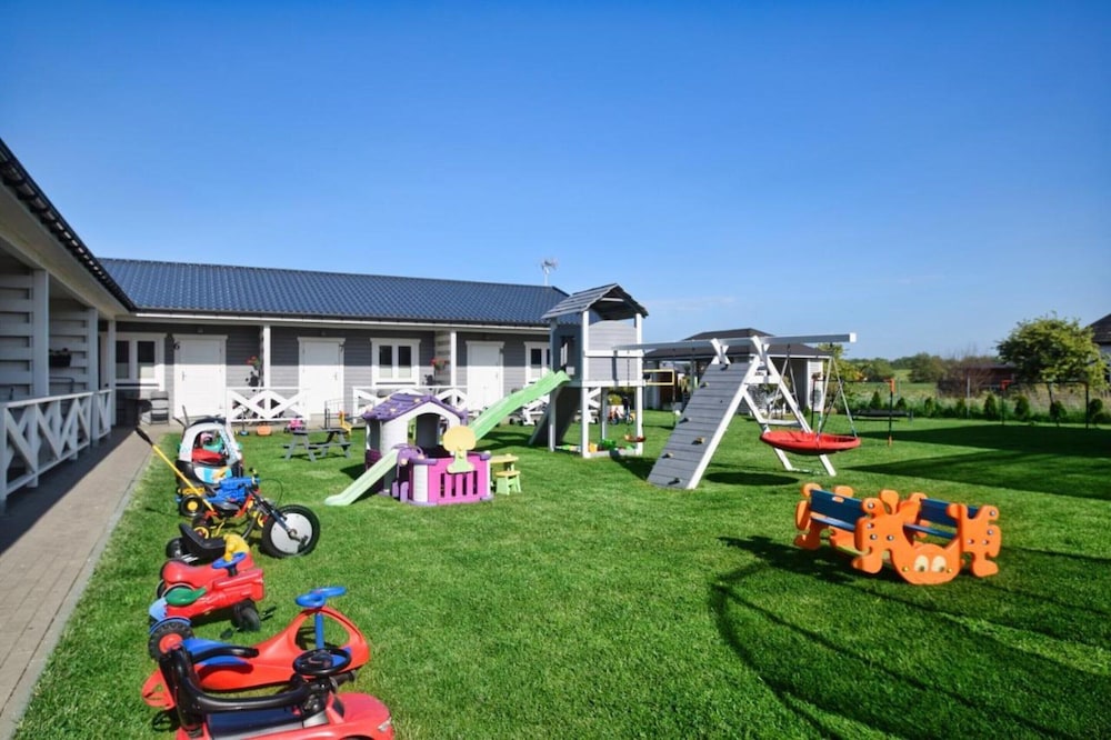 Holiday Homes Close to the Beach, Large Playground