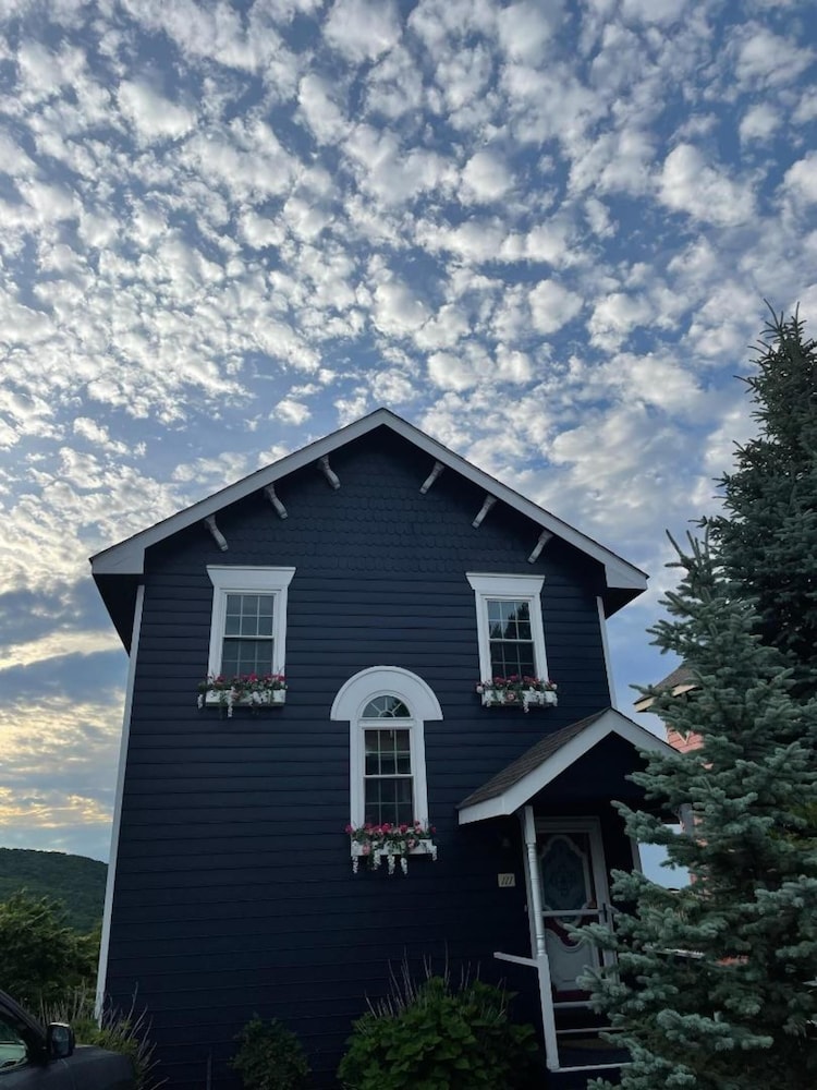 2 Master Suites _ Phenomenal Views - Alpine Summit