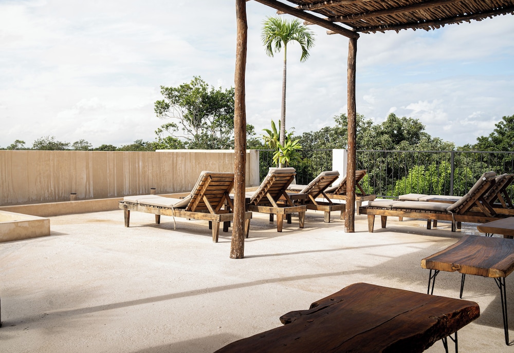 Jungle Resort Suites & Private Pool