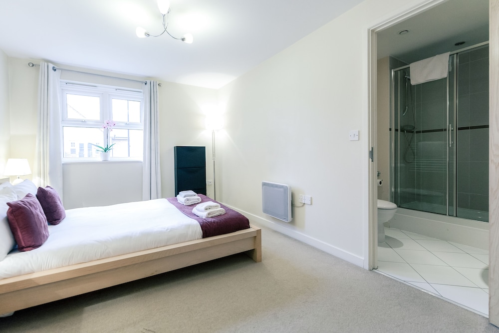 Guildford Vacations - Roomspace Apartments-Courtyard Guildford - Property Image 23