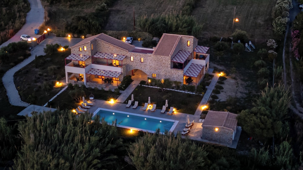 Hotel Abeloessa Methonian Hospitality - Image 1