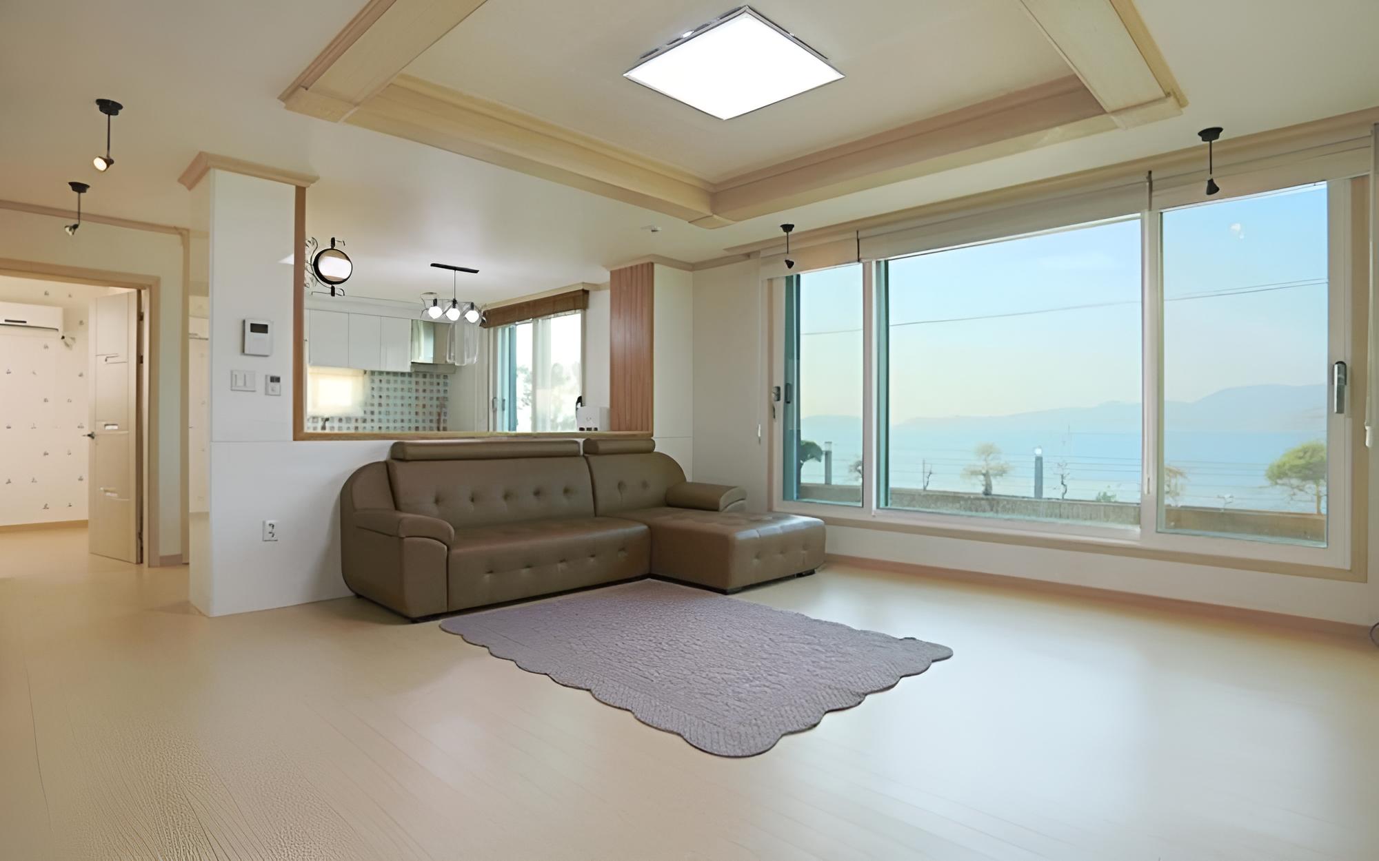 Yeosu Baekya Sea Pension view 2