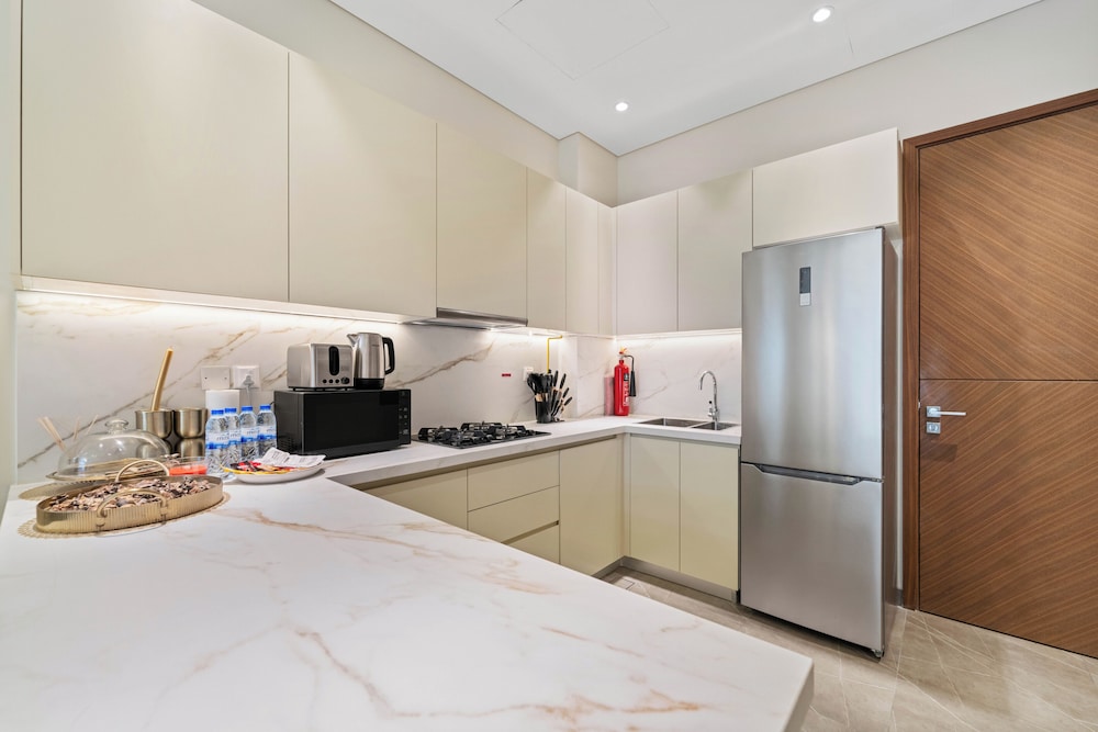 Brand New Stylish Unit near Circle Mall