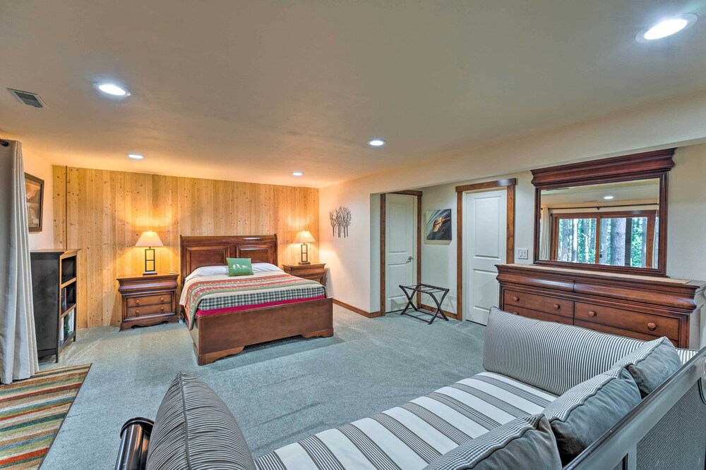 Lake Geneva Vacations - Lake Geneva Getaway w/ Fire Pit: Near Golf - Property Image 27