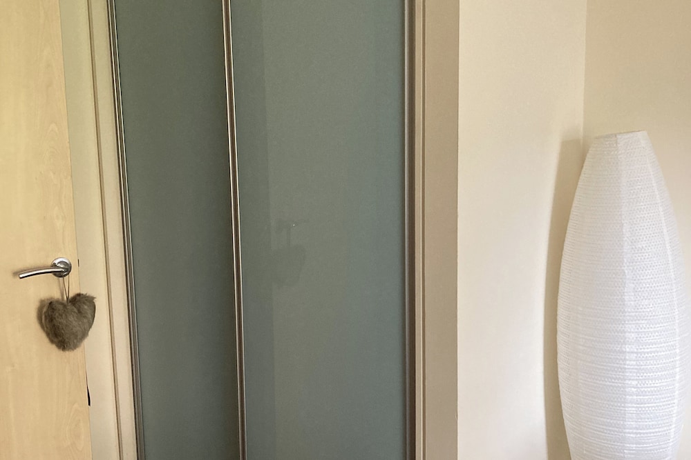 Bright London Retreat Near North Acton Tube